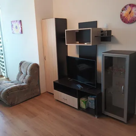Apartment Апартамент За Гости Валерия *
